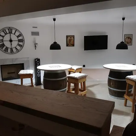 Au Bouchon Champenois Bed and Breakfast 3*